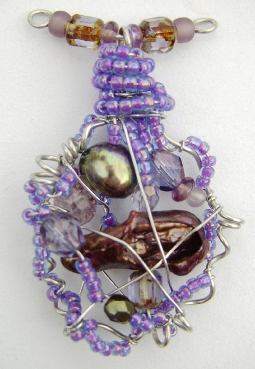 Stephanie Eddy's Freeform Framed Wired Pendant - , Contemporary Wire Jewelry, Coiling, Coiling Wire, Wire Coiling, Lashing, Wire Lashing, Loops, Wire Loop, Wrapped Wire Loop, Wire Wrapping, Wrapping, Wire Wrapping Jewelry, freeform wire framed pendant